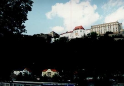 Passau: Veste Oberhaus a Duna partjáról feltekintve